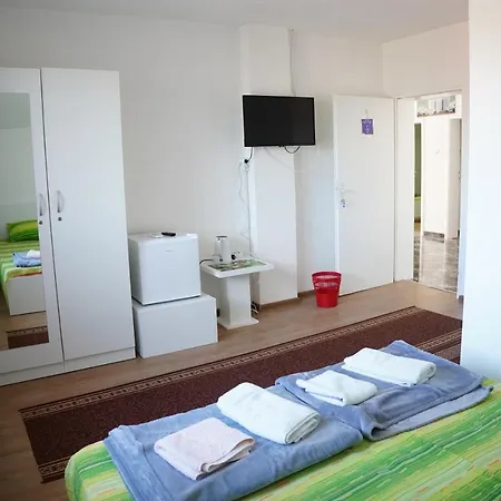 بيت ضيافة Busujok كلادوفو