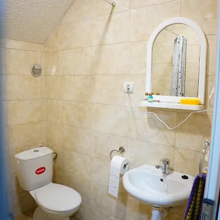 بيت ضيافة Busujok