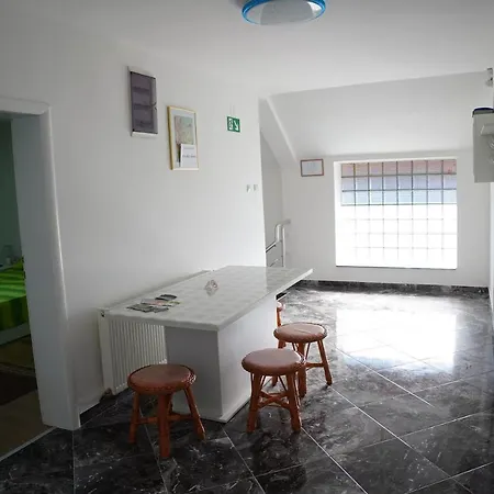 بيت ضيافة Busujok *