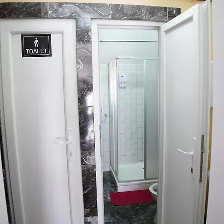 بيت ضيافة Busujok كلادوفو