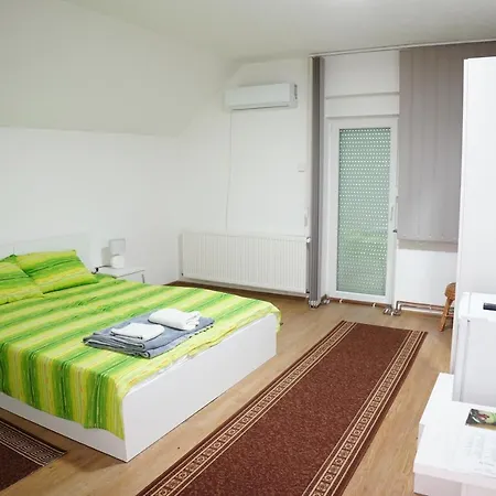 بيت ضيافة Busujok *