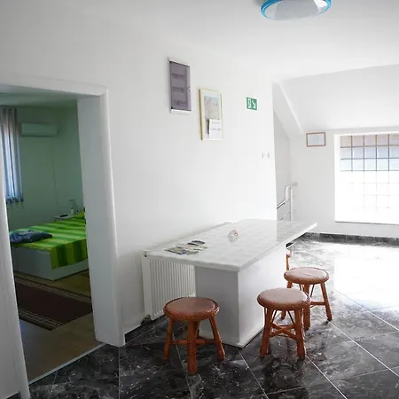 بيت ضيافة Busujok كلادوفو