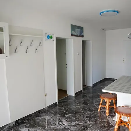 Busujok Guest house *